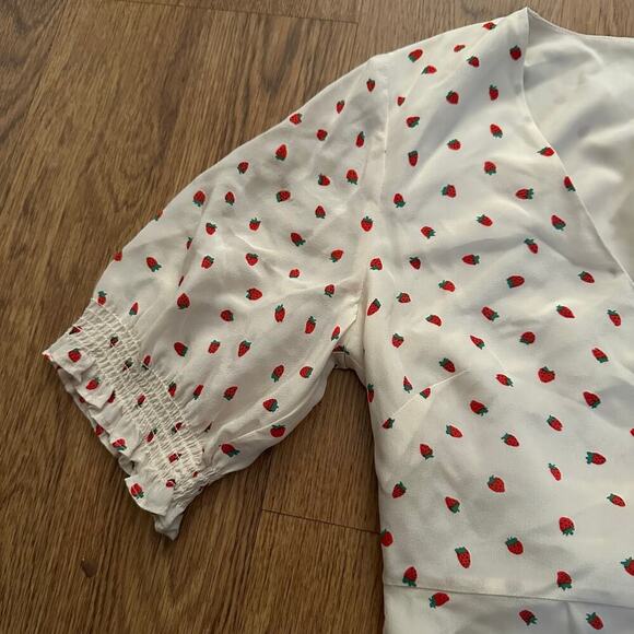 Madewell Silk Clover Button Front Dress in fresh strawberries lined v neck - Picture 6 of 11